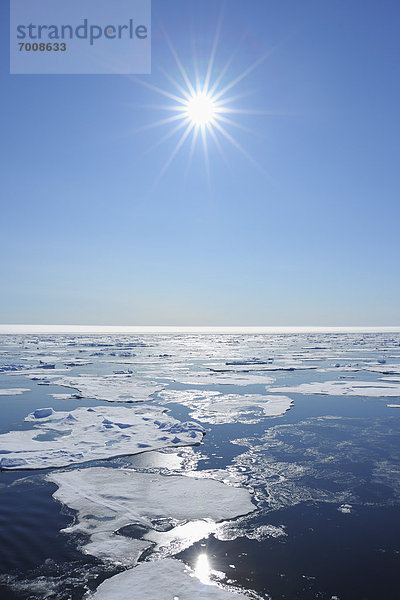 Grönland  Arktis  Nordpolarmeer  Nördliches Eismeer  Arktik  Arktischer Ozean  Sonne