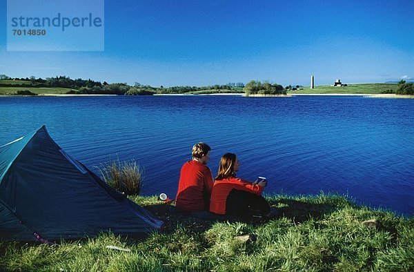 Außenaufnahme  Wasser  Fröhlichkeit  camping  Zelt  Ansicht