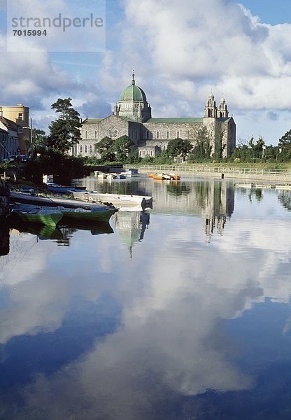 Galway City  St. Nicholos  And River Corrib