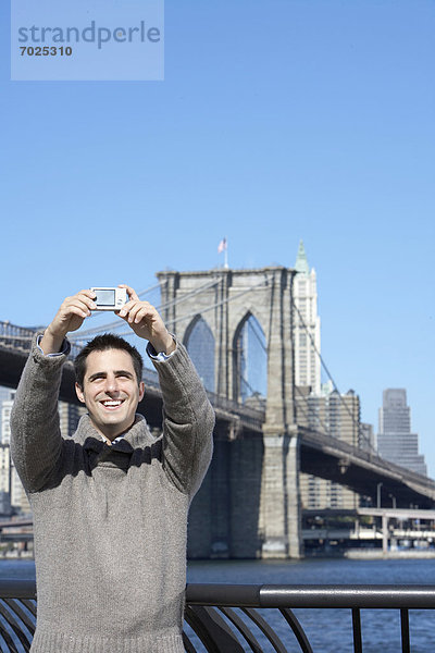 Vereinigte Staaten von Amerika  USA  nahe  Mann  New York City  Fotografie  nehmen  Brücke  Brooklyn