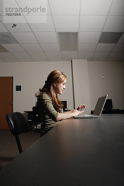 Computer  arbeiten  Student  Hochschule