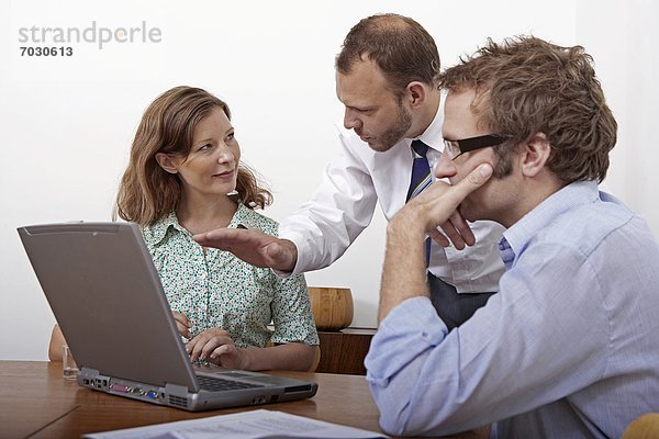 Mensch Notebook Menschen arbeiten Mittelpunkt 3 Erwachsener