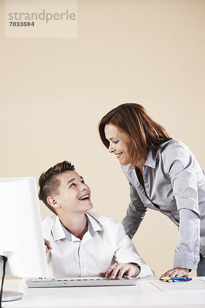 Teenager beim Bewerbungsgespräch