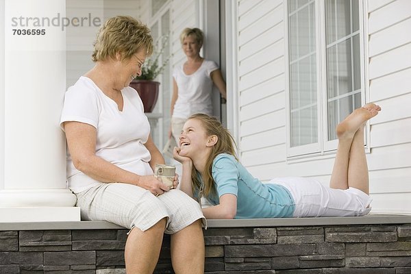 Großmutter Familie - Mensch Mutter und Tochter