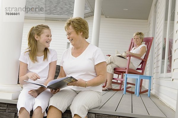 Großmutter Familie - Mensch Mutter und Tochter