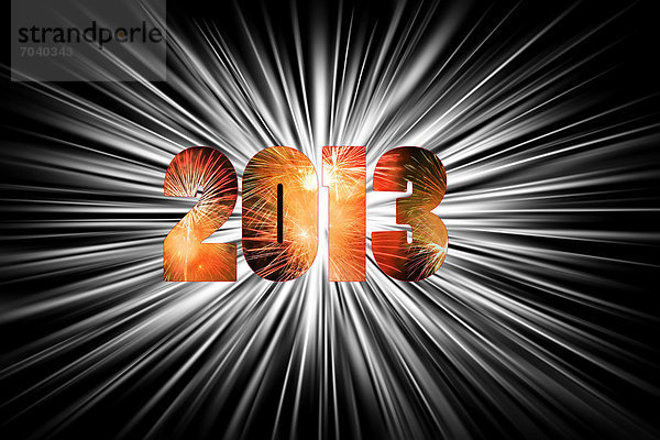 Symbolfoto Jahreswechsel 2013 im Sternenkranz mit Jahreszahl und innen rötlichem Feuerwerk.Composing eigener Stern-Grafik