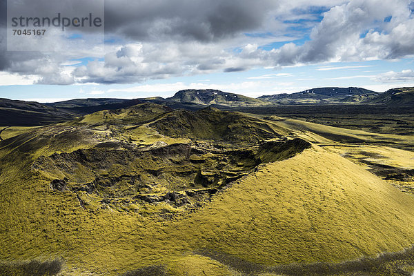 Luftaufnahme  mit Moos bewachsene Laki-Krater oder LakagÌgar  Hochland  Süd-Island  Su_urland  Island  Europa