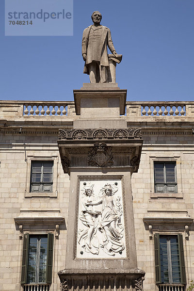 Statue von Antoni Lopez an der Placa d Antoni Lopez  Barcelona  Katalonien  Spanien  Europa  ÖffentlicherGrund