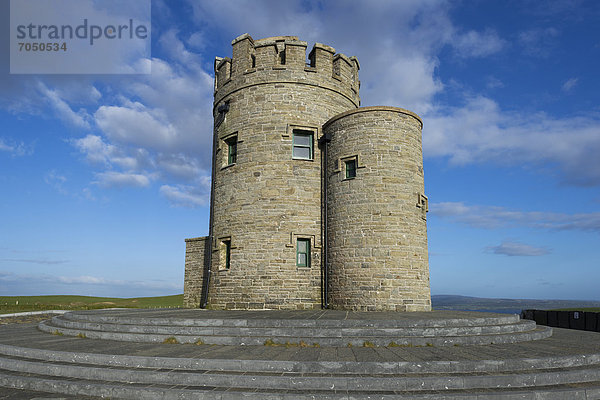Aussichtsturm O'Brien's Tower  Cliffs of Moher  County Clare  Republik Irland  Europa