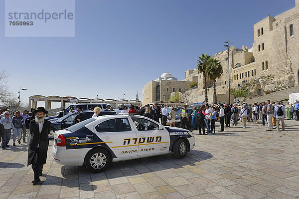 Jerusalem Hauptstadt weinen Wand Auto Gebäude Naher Osten Judentum Israel Polizei Viertel Menge