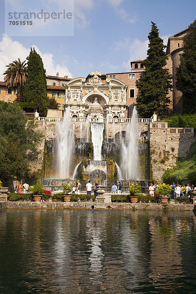 Fischteiche mit dem Neptunbrunnen und der Wasserorgel  Villa d'Este  Tivoli  Latium  Italien  Europa