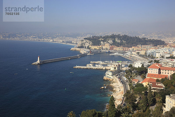 Blick auf die Stadt Nizza an der CÙte d' Azur  Südfrankreich  Frankreich  Europa