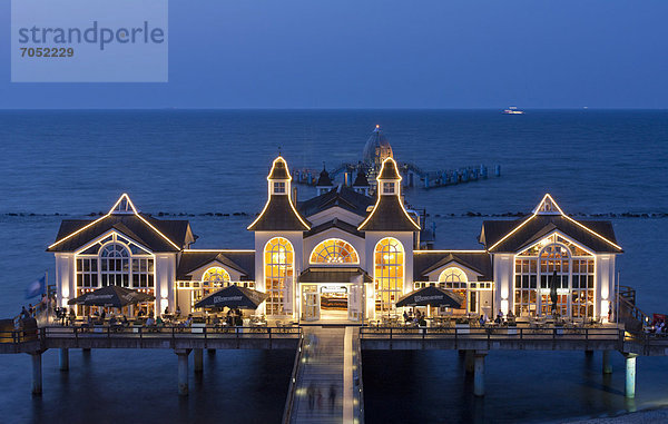 Abendaufnahme  Seebrücke  Sellin  Insel Rügen  Mecklenburg-Vorpommern  Deutschland  Europa