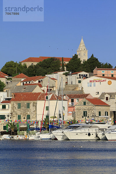Europa Stadt Ansicht Kroatien Dalmatien Primosten