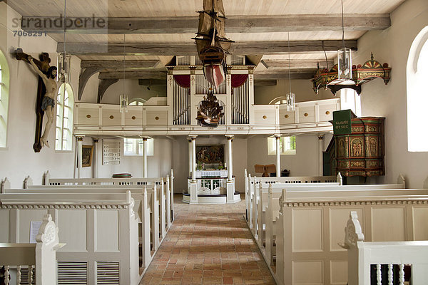 Innenraum der Schifferkirche in Arnis  Kreis Schleswig-Flensburg  Schleswig-Holstein  Deutschland  Europa