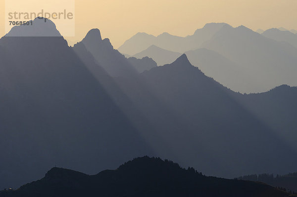 Bergpanorama am frühen Morgen  Geißhorn  Tannheimer Tal  Tirol  Österreich  Europa