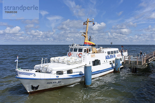 Ausflugsschiff  Bansin  Insel Usedom  Mecklenburg-Vorpommern  Deutschland  Europa