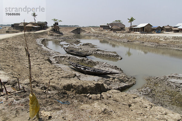 Flußbett Wasser Straße Nostalgie 2 Vernichtung Damm Flut Asien Bangladesh Südasien Mittlerer Osten