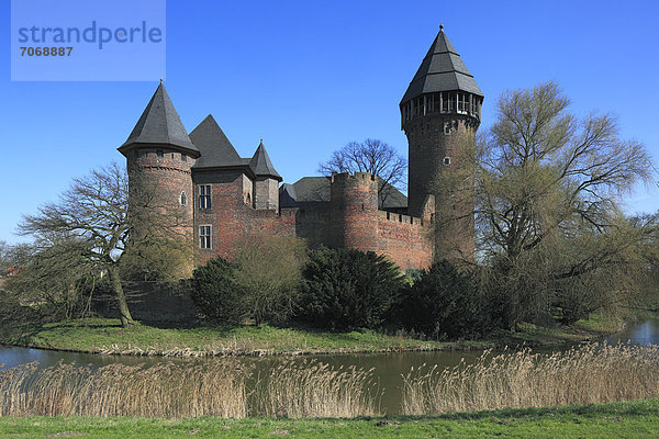 Burg Linn Linn  Krefeld  Nordrhein-Westfalen  Deutschland  Europa