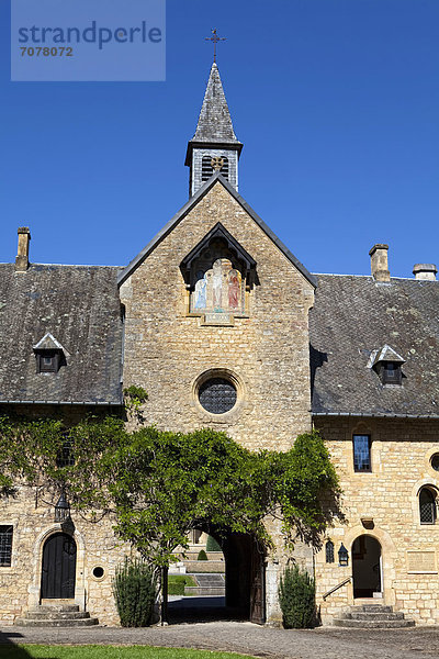 Die Zisterzienserabtei von Orval  Abbaye Notre-Dame d'Orval  Villers-devant-Orval  Wallonie  Belgien  Europa