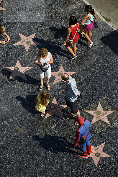 Vereinigte Staaten von Amerika USA sternförmig Fotografie nehmen Tourist frontal Kalifornien Hollywood Los Angeles walk of fame