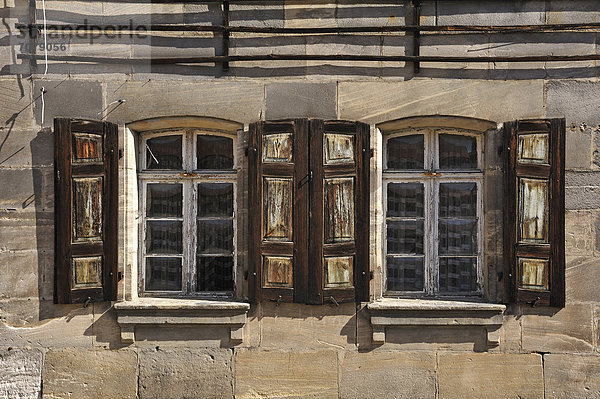 Europa Fenster Wohnhaus flirten Ansicht Jalousie Detail Details Ausschnitt Ausschnitte 9 Bayern Jahrhundert Deutschland alt Sandstein