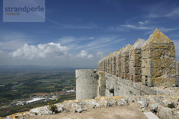 Zinnen  Festung El Castell del Montgri  1294-1301  Torroella de Montgri  Provinz Girona  Katalonien  Spanien  Europa