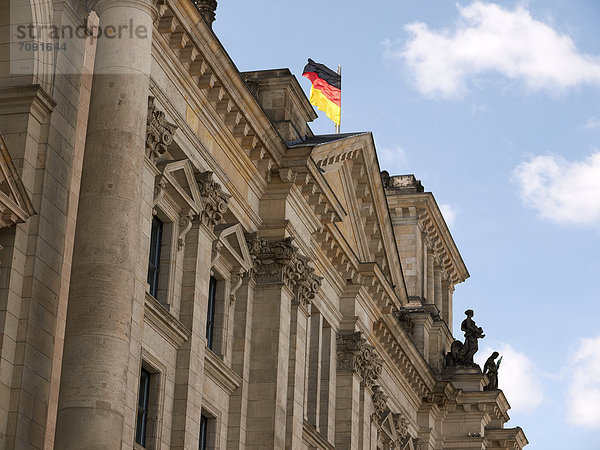 Deutschland  Berlin  Blick auf das Reichstagsgebäude