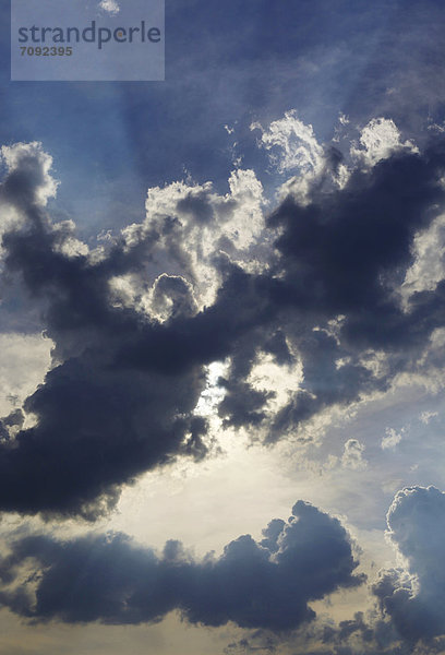 Deutschland  Sommerhimmel mit Wolken