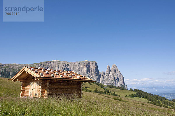 Italien  Blick von der Seiser Alm auf Schlern und Santner Spitze bei Südtirol