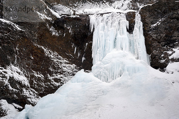 Zugefrorener Wasserfall  Dekagil-Schlucht beim Vulkan Askja  Hochland  Island  Europa