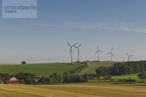 Windturbine Windrad Windräder Europa Landschaft Landwirtschaft Deutschland Sachsen