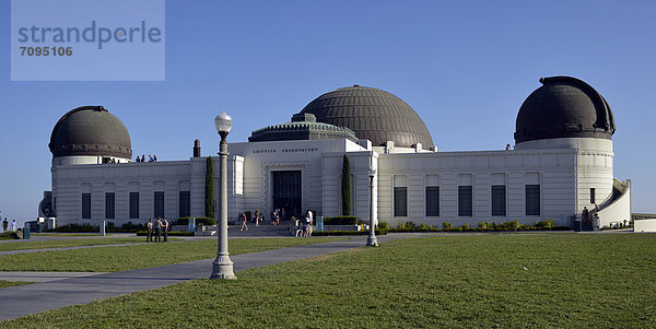 Griffith Observatory Observatorium  Griffith Park  Hollywood Hills  Los Angeles  Kalifornien  Vereinigte Staaten von Amerika  USA  ÖffentlicherGrund