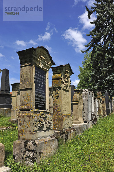 Grabsteine  jüdischer Friedhof von 1897  Krankenhausweg  Schnaittach  Mittelfranken  Bayern  Deutschland  Europa