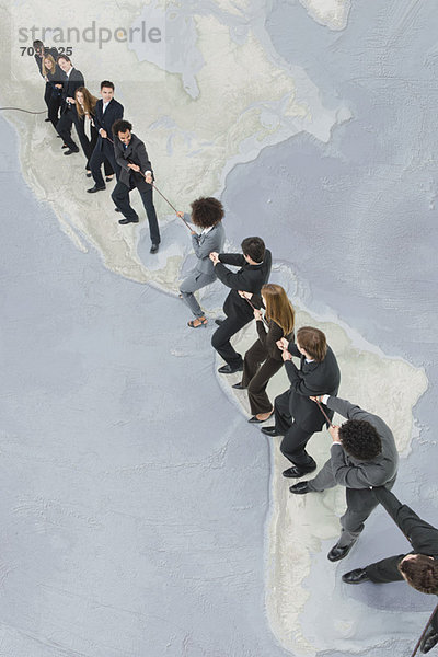 Unterschiedliche wirtschaftliche Interessen erzeugen Spannungen zwischen südamerikanischen und nordamerikanischen Regierungen