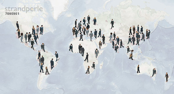 Große Gruppe von Geschäftsleuten zu Fuß auf der Weltkarte