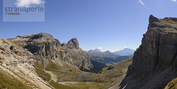 Berglandschaft mit Sassongher  Dolomiten  Südtirol  Italien