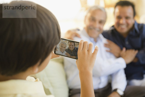 Fotografie  nehmen  Junge - Person  Menschlicher Vater  Hispanier  Großvater