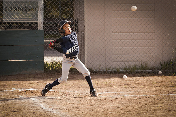 Junge - Person amerikanisch Baseball spielen