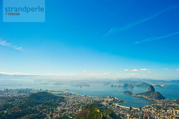 Luftbild über Rio de Janeiro und Guanabara Bay  Brasilien