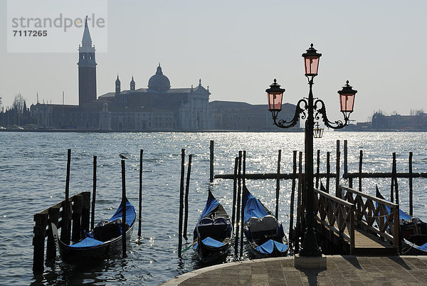 Europa sehen Kirche Gondel Gondola Venedig Venetien Langensee Lago Maggiore Markusplatz Italien