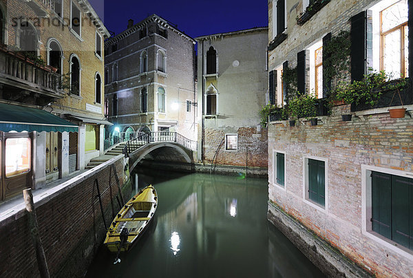 Europa Nacht Gebäude vorwärts Venedig Venetien Italien