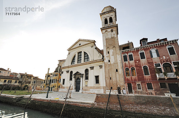 Kirche San Trovaso am Kanal Rio San Trovaso  Campo San Trovaso  Dorsoduro  Venedig  UNESCO-Weltkulturerbe  Venetien  Italien  Europa