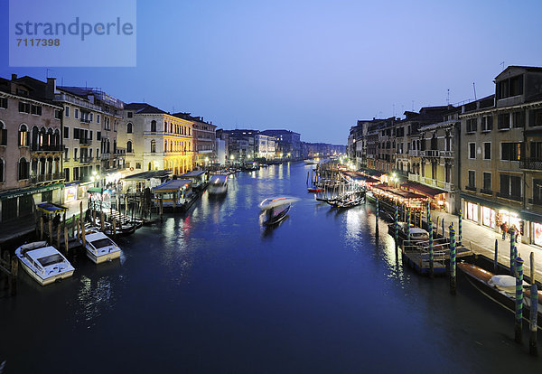Europa Venedig Venetien Italien bei Nacht