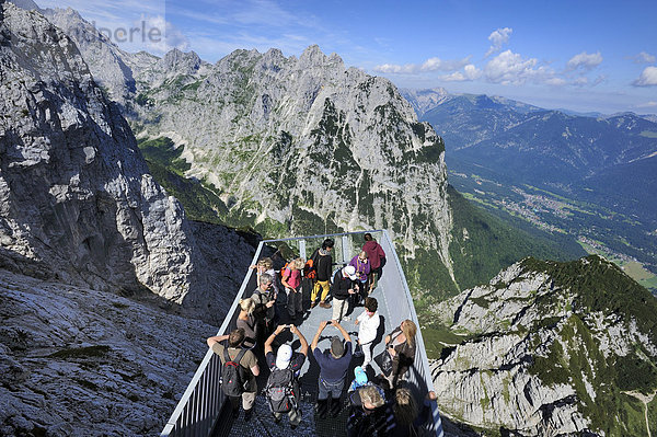 AlpspiX  Aussichtsplattform an der Alpspitzbahn  Bergstation  Alpspitze  Wettersteingebirge  Garmisch-Partenkirchen  Oberbayern  Bayern  Deutschland  Europa