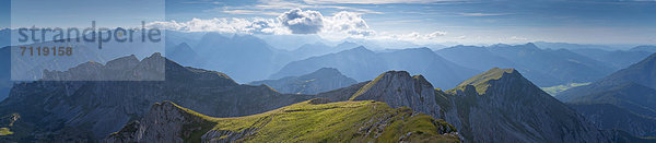 Berglandschaft im Karwendelgebirge  Tirol  Österreich