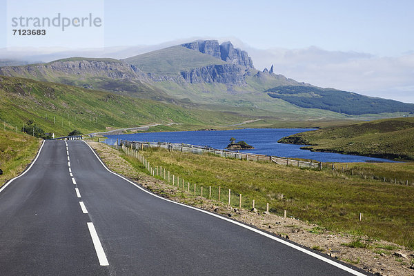 leer  Europa  Berg  Urlaub  Großbritannien  Reise  Fernverkehrsstraße  Bundesstraße  Hebriden  Isle of Skye  Schottland  Skye  Tourismus