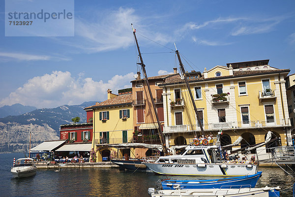 Europa  Urlaub  Reise  See  Alpen  Italien  Gardasee  Venetien  Tourismus