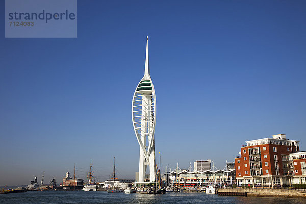 Europa  Urlaub  britisch  Großbritannien  Reise  Portsmouth  Spinnaker Tower  England  Hampshire  Tourismus