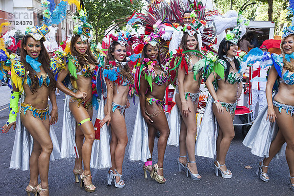 Europa  Urlaub  Fest  festlich  britisch  Großbritannien  London  Hauptstadt  Reise  Karneval  Mädchen  Festival  Kostüm - Faschingskostüm  England  Parade  Tourismus